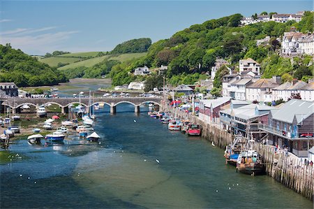 simsearch:841-08211703,k - Regardant vers le port et le pont de Looe, Cornwall, Angleterre, Royaume-Uni, Europe Photographie de stock - Rights-Managed, Code: 841-06032770