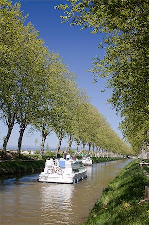 simsearch:841-06344568,k - Barges on the Canal du Midi, UNESCO World Heritage Site, in spring, Languedoc-Roussillon, France, Europe. Stock Photo - Rights-Managed, Code: 841-06032819