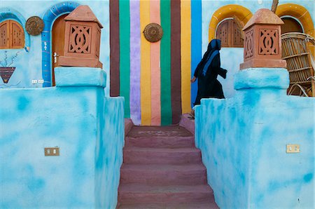 Nubian painted village near Aswan, Egypt, North Africa, Africa Fotografie stock - Rights-Managed, Codice: 841-06032936