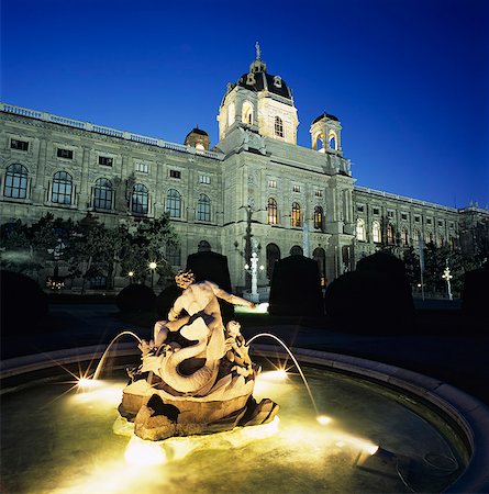 simsearch:841-06033230,k - The Natural History Museum at night, Maria Theresien Platz, Vienna, Austria, Europe Stock Photo - Rights-Managed, Code: 841-06033237