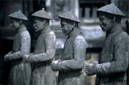 Stone mandarins in the Court of Honour, Tomb of Khai Dinh, near Hue, North Central Coast, Vietnam, Indochina, Southeast Asia, Asia Foto de stock - Con derechos protegidos, Código: 841-06033289