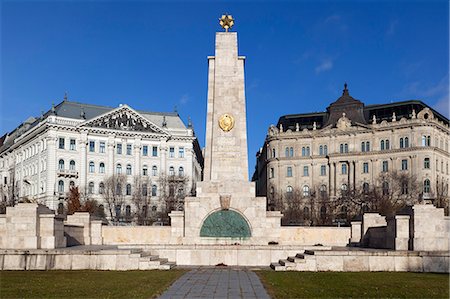 Soviet obelisk commemorating liberation of city by Red Army in 1945, Liberty Square, Budapest, Hungary, Europe Stock Photo - Rights-Managed, Code: 841-06033402
