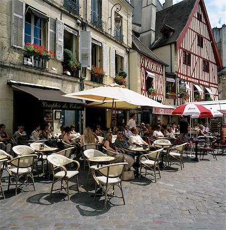 Cafes in Place Francois Rude, Dijon, Burgundy, France, Europe Stock Photo - Rights-Managed, Code: 841-06033445