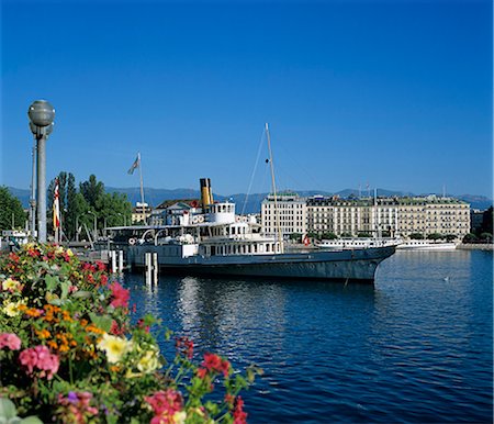 suiza - Paddle Steamer beside the Prom du Lac, Geneva, Lake Geneva (Lac Leman), Switzerland, Europe Foto de stock - Con derechos protegidos, Código: 841-06033509