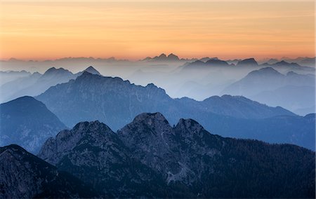 simsearch:841-06033787,k - Coucher de soleil sur les Alpes juliennes Mangart, Goriška, Slovénie, Europe Photographie de stock - Rights-Managed, Code: 841-06033789