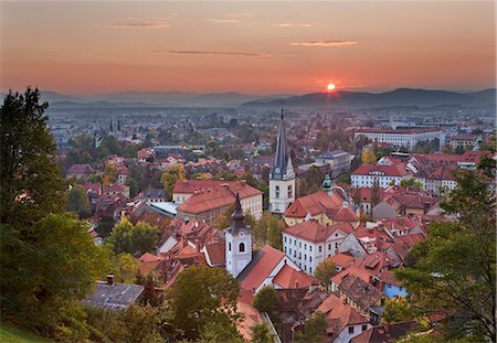 eslovenia - Sunset over the city of Ljubljana, Slovenia, Europe Foto de stock - Con derechos protegidos, Código: 841-06033781
