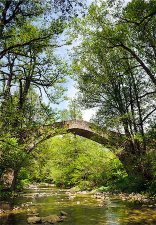 Ancien pont de pierre près de Kipi, Zagoria, Épire, Grèce, Europe Photographie de stock - Rights-Managed, Code: 841-06033913