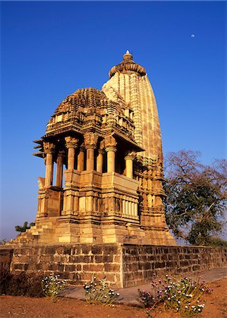 Chaturbhuj Temple at Khajuraho, built in 1090AD and part of the Southern group of temples, UNESCO World Heritage Site, Khajuraho, Madhya Pradesh, India, Asia Stock Photo - Rights-Managed, Code: 841-06033928