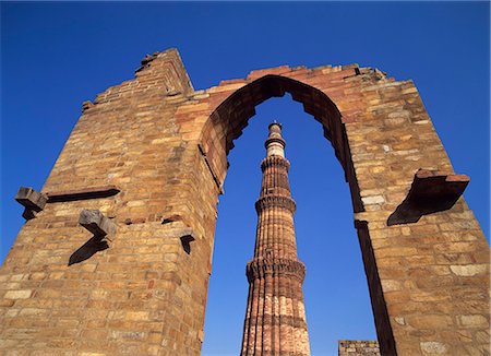 Qutb Minar complexe, plus haute tour unique de l'Inde construit au XIIe siècle, patrimoine mondial UNESCO, Delhi, Inde, Asie Photographie de stock - Rights-Managed, Code: 841-06033950