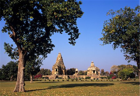The gardens of the Western group of Hindu temples at Khajuraho, UNESCO World Heritage Site, Madhya Pradesh, India, Asia Stock Photo - Rights-Managed, Code: 841-06033952