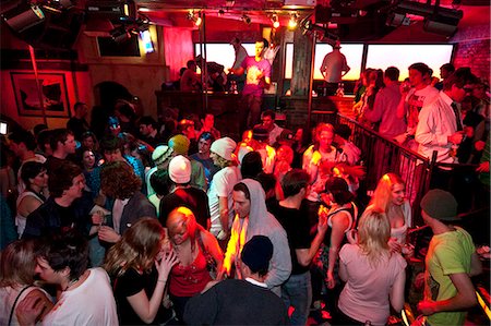 Nightlife, Whistler Blackcomb Ski Resort, Whistler, British Columbia, Canada, North America Foto de stock - Con derechos protegidos, Código: 841-06344128