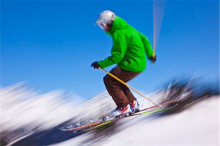 simsearch:841-06344141,k - Skier flying off a ramp, Whistler Mountain, Whistler Blackcomb Ski Resort, Whistler, British Columbia, Canada, North America Foto de stock - Direito Controlado, Número: 841-06344148