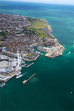 Aerial view of the Spinnaker Tower and Gunwharf Quays, Portsmouth, Solent, Hampshire, England, United Kingdom, Europe Foto de stock - Direito Controlado, Número: 841-06344355