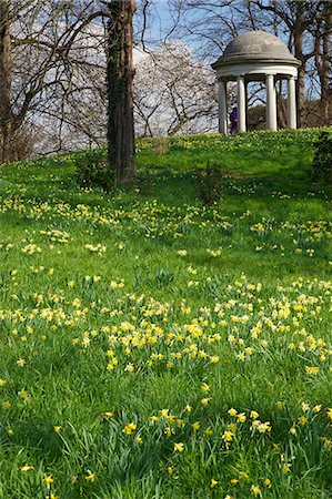 simsearch:841-06344990,k - Temple of Aeolus in spring, Royal Botanic Gardens, Kew, UNESCO World Heritage Site, London, England, United Kingdom, Europe Foto de stock - Con derechos protegidos, Código: 841-06344511