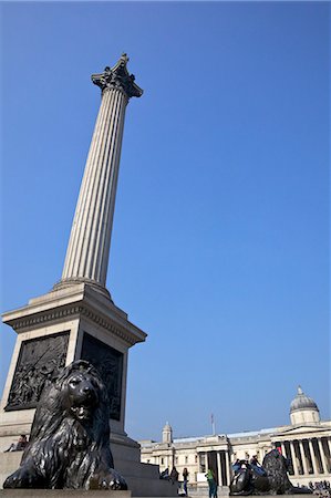 simsearch:841-06030354,k - Bronze des statues de Lions par Sir Edwin Landseer, la colonne de Nelson et la National Gallery, Trafalgar Square, Londres, Royaume-Uni, Europe Photographie de stock - Rights-Managed, Code: 841-06344525