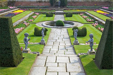 Formal gardens, Hampton Court Palace, Greater London, England, United Kingdom, Europe Foto de stock - Con derechos protegidos, Código: 841-06344522