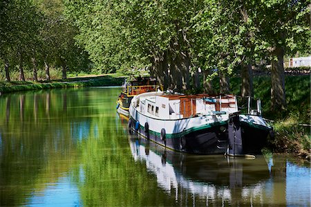 Navigation on the Canal du Midi, UNESCO World Heritage Site, between Carcassonne and Beziers, Aude, Languedoc Roussillon, France, Europe Foto de stock - Con derechos protegidos, Código: 841-06344566