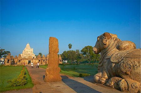 people hindu temple - Kailasanatha temple dating from the 8th century, Kanchipuram, Tamil Nadu, India, Asia Stock Photo - Rights-Managed, Code: 841-06344579