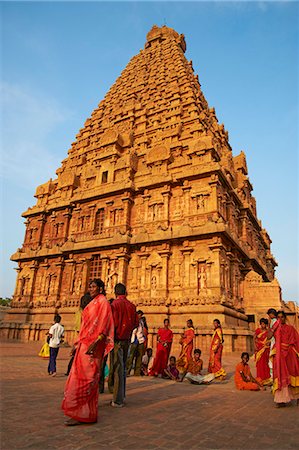 Indian pilgrims, Bridhadishwara temple, UNESCO World Heritage Site, Thanjavur (Tanjore), Tamil Nadu, India, Asia Foto de stock - Con derechos protegidos, Código: 841-06344612