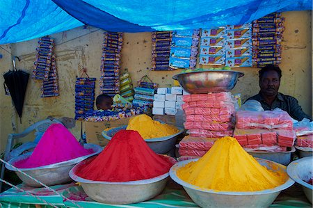 Coloured powders for sale, Channapatna village, Mysore, Karnataka, India, Asia Fotografie stock - Rights-Managed, Codice: 841-06344654