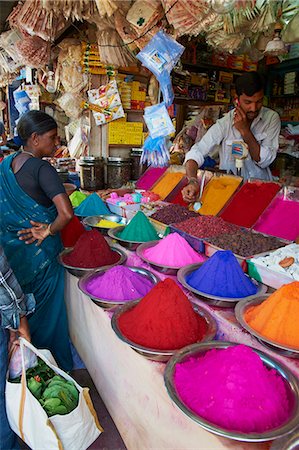 Coloured powders for sale, Devaraja market, Mysore, Karnataka, India, Asia Fotografie stock - Rights-Managed, Codice: 841-06344674