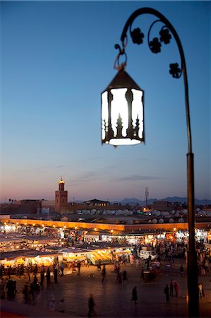 View over market square at dusk, Place Jemaa El Fna, Marrakesh, Morocco, North Africa, Africa Foto de stock - Con derechos protegidos, Código: 841-06344748