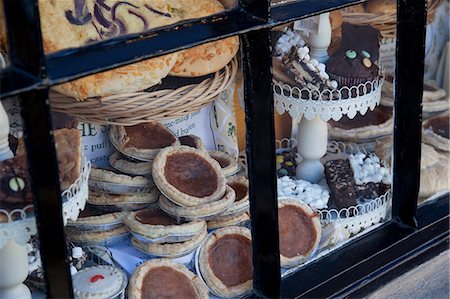simsearch:841-06344235,k - Bakewell Pudding Shop window, Bakewell, Derbyshire, Angleterre, Royaume-Uni, Europe Photographie de stock - Rights-Managed, Code: 841-06344847