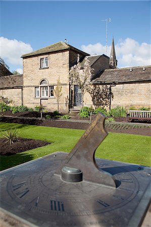 simsearch:841-07673370,k - Bath Gardens and sundial, Bakewell, Derbyshire, England, United Kingdom, Europe Stock Photo - Rights-Managed, Code: 841-06344851