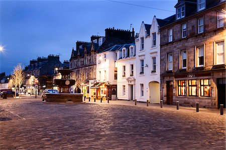 fife - Rue du marché au crépuscule, St Andrews, Fife, Écosse Photographie de stock - Rights-Managed, Code: 841-06344941