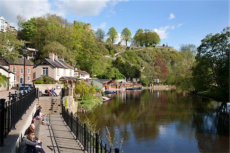 simsearch:841-06345080,k - Sitting on the Riverside in spring, Knaresborough, North Yorkshire, England, United Kingdom, Europe Foto de stock - Con derechos protegidos, Código: 841-06345011