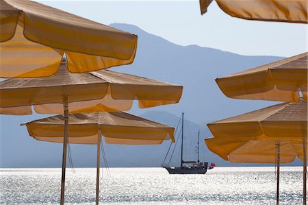 simsearch:841-06503102,k - Parapluies et yacht, Psili Ammos, Samos, îles de l'Égée, Grèce Photographie de stock - Rights-Managed, Code: 841-06345216