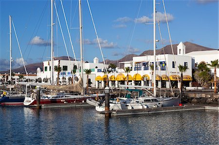 playa blanca - View over Marina, Playa Blanca, Lanzarote, Canary Islands, Spain Foto de stock - Con derechos protegidos, Código: 841-06345240