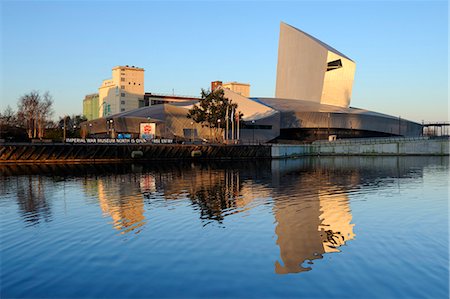 salford quays - Imperial War Museum North, Salford Quays, Manchester, Greater Manchester, England, United Kingdom, Europe Foto de stock - Con derechos protegidos, Código: 841-06345345