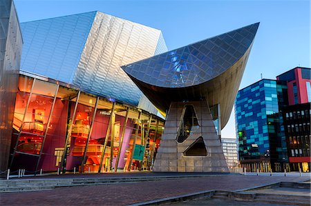 simsearch:841-03066875,k - The Lowry Centre theatre at dawn, Salford Quays, Manchester, Greater Manchester, England, United Kingdom, Europe Stock Photo - Rights-Managed, Code: 841-06345346