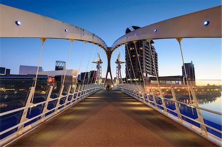 simsearch:841-03066874,k - Dawn view across the Millennium Bridge, Salford Quays, Manchester, Greater Manchester, England, United Kingdom, Europe Stock Photo - Rights-Managed, Code: 841-06345348