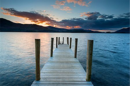 Coucher de soleil sur la jetée de Ashness, baie Barrow, Derwent Water, Keswick, Parc National de Lake District, Cumbria, Angleterre Photographie de stock - Rights-Managed, Code: 841-06345358