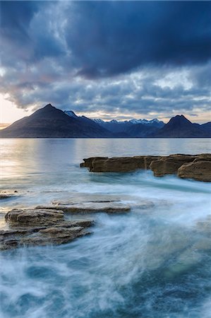 Sunset at Elgol Beach on Loch Scavaig, Cuillin Mountains, Isle of Skye, Scotland Foto de stock - Con derechos protegidos, Código: 841-06345375