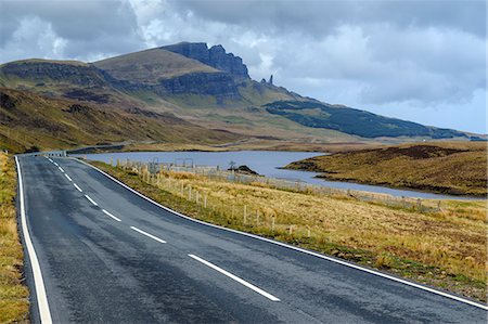 Road to Old Man of Storr mountain, Trotternish Peninsula, Isle of Skye, Inner Hebrides, Scotland, United Kingdom, Europe Foto de stock - Direito Controlado, Número: 841-06345386