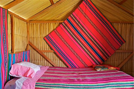 ropa de cama - Bedroom, Uros Island, Islas Flotantes, floating islands, Lake Titicaca, peru, peruvian, south america, south american, latin america, latin american South America Foto de stock - Con derechos protegidos, Código: 841-06345455