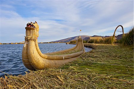 Traditional reed boat Uros Island, Flotantes, Lake Titicaca, peru, peruvian, south america, south american, latin america, latin american South America Foto de stock - Con derechos protegidos, Código: 841-06345456