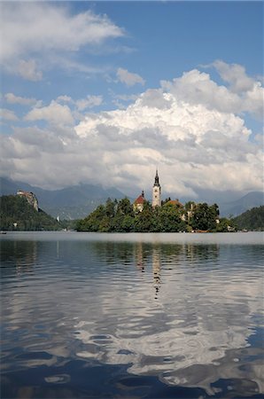 St. Mary of the Assumption church and Bled Castle, Bled Island, Lake Bled, slovenia, slovenian, europe, european Foto de stock - Direito Controlado, Número: 841-06345508