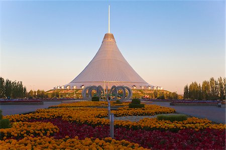 futurista - Centre de Khan Shatyr shopping et divertissement, Astana (Kazakhstan), l'Asie centrale, Asie Photographie de stock - Rights-Managed, Code: 841-06341009