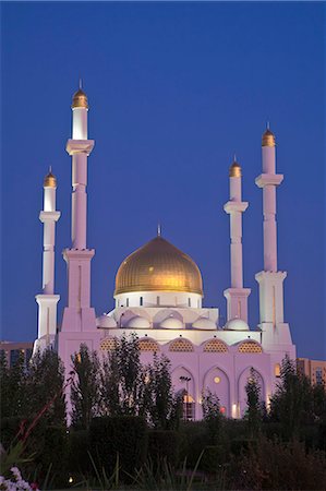 simsearch:841-06341012,k - Nur Astana Mosque at twilight, Astana, Kazakhstan, Central Asia, Asia Foto de stock - Con derechos protegidos, Código: 841-06341002