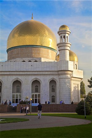 simsearch:841-05781147,k - Mosquée, Almaty (Kazakhstan), l'Asie centrale, l'Asie centrale Photographie de stock - Rights-Managed, Code: 841-06341026
