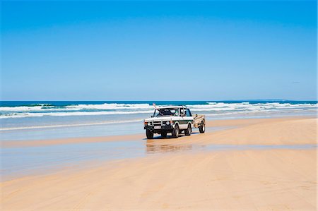 simsearch:841-03058650,k - Touristes sur une auto au volant sur la plage Seventy Five Mile drive 4 x 4 tour de Fraser Island, patrimoine mondial UNESCO, Queensland, Australie, Pacifique Photographie de stock - Rights-Managed, Code: 841-06341106
