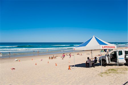 simsearch:841-03067702,k - Surfers Paradise Beach and lifeguards at Surfers Paradise, the Gold Coast, Queensland, Australia, Pacific Foto de stock - Direito Controlado, Número: 841-06341108