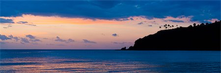 Silhouette of palm trees on a cliff at sunset, Nippah Beach, Lombok, Indonesia, Southeast Asia, Asia Foto de stock - Con derechos protegidos, Código: 841-06341148