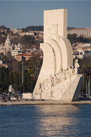 rio tejo - River Tagus and Monument to the Discoveries, Belem, Lisbon, Portugal, Europe Foto de stock - Direito Controlado, Número: 841-06341424