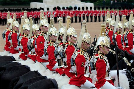 Soldats à la parade de la couleur 2012, défilé anniversaire de la Reine, Horse Guards, Whitehall, Londres, Royaume-Uni, Europe Photographie de stock - Rights-Managed, Code: 841-06341534