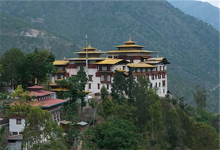 simsearch:841-05959817,k - View of the Dzong in Trashigang with hills in the background, Eastern Bhutan, Bhutan, Asia Stock Photo - Rights-Managed, Code: 841-06341752